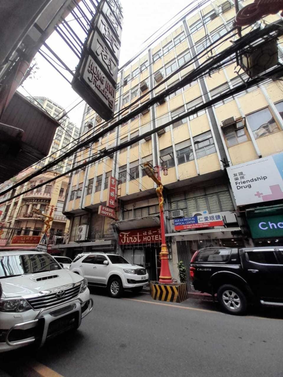 Oyo 1011 First Hotel Manilla Buitenkant foto